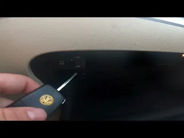 Video thumbnail for How to Turn Passenger Airbag On or Off in Volkswagen Golf VI ( 2008 - 2016 )