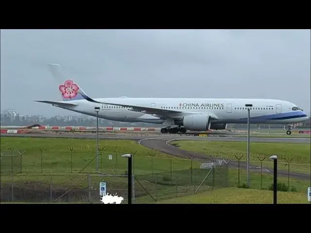 Video thumbnail for How busy is Sydney Airport, Australia?