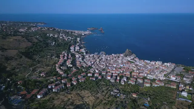 Video thumbnail for DJI Mini 3 Pro, advancing toward a target from a different angle