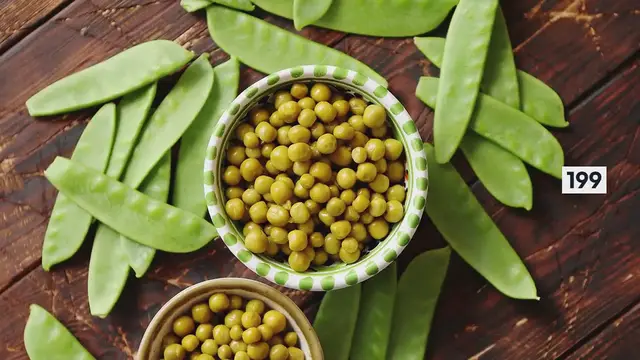 Video thumbnail for Sausage Balls Recipe