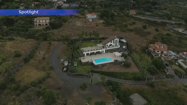 Video thumbnail for DJI Mini 3 Pro: using Spotlight mode for real estate video