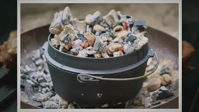 Video thumbnail for What is a Dutch Oven and how does it work?