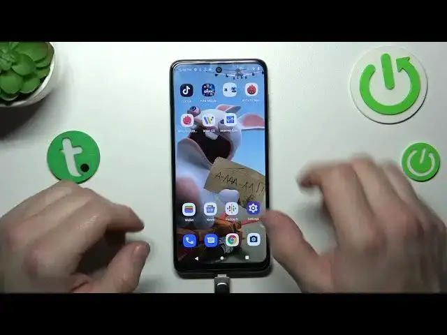 'Video thumbnail for How to Connect Pendrive to MOTOROLA Moto E32s'