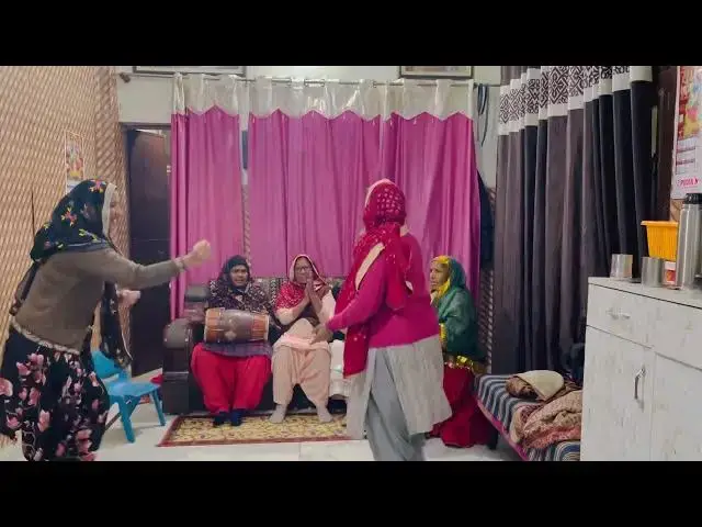 Video thumbnail for बहु पीसो या छोरा ,चाली जा बदमाश ,क्यों घर में आग लगाव है #happy_lokgeet #हरयाणवी जकड़ी गीत#trending