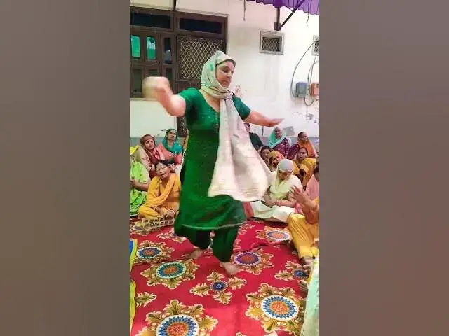 Video thumbnail for जिंदगानी भूल मैं लूट gi, dehko be बुआ ने ईसा तो कोई न नाची#happy_lokgeet #trending #शोर्ट्स #viral