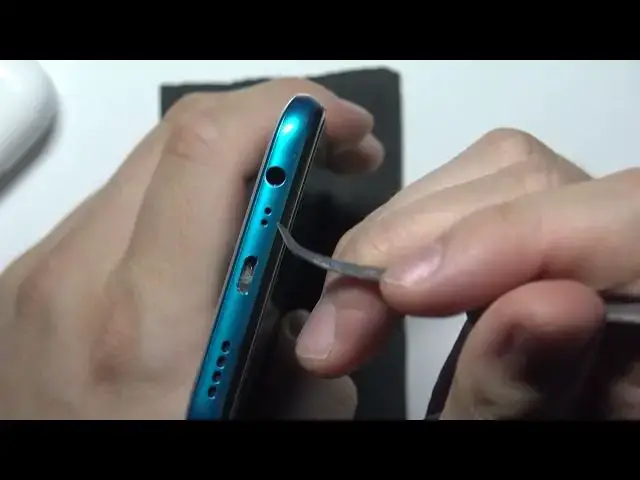 Video thumbnail for How to Clean Micro USB Port in Realme 5i - Clean Charging Port