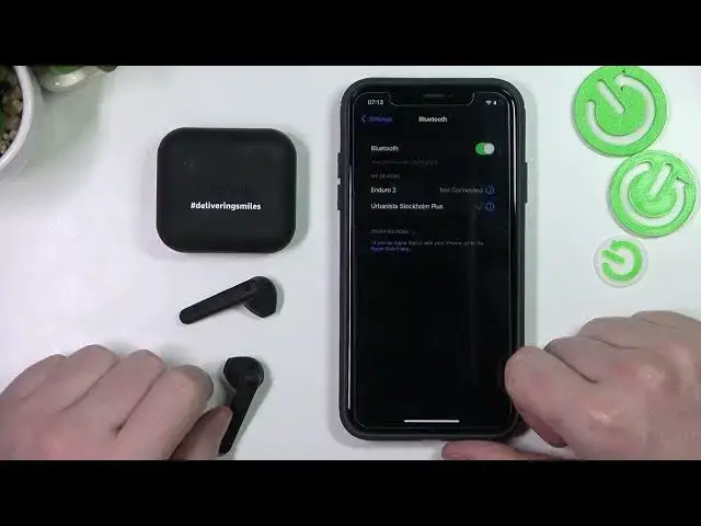 'Video thumbnail for Urbanista Stockholm Plus Earbuds - How To Pair With iPhone'