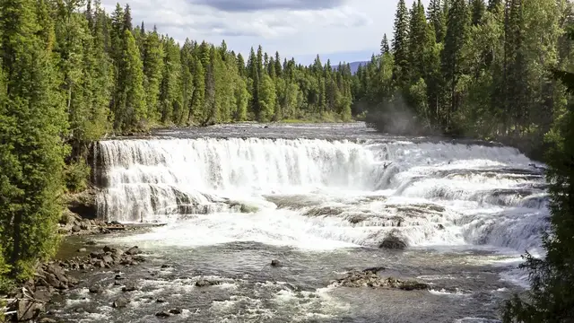 Video thumbnail for Dawson Falls in Kanada