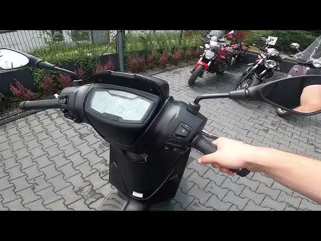 Video thumbnail for How to Drive a Piaggio Medley S ( 2017 - now ) | Theoretical Tutorial How to Manage Vespa