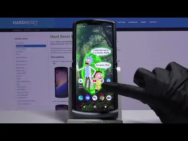 'Video thumbnail for How to Set Custom Keyboard Theme on Motorola RAZR 5G – Customize Keyboard'