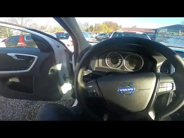 'Video thumbnail for How to Unlock the Hood in Volvo XC60 I ( 2008 – 2017 ) - Open Bonnet by Lever'