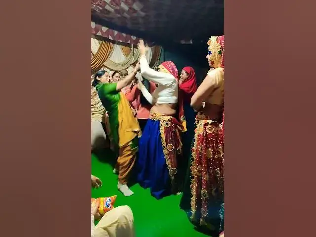 Video thumbnail for परफ्यूम लगा दे चुनी मैं,नाचन में कंपीटिशन हरियाणा, राजस्थान#happy_lokgeet #trending #viral #डांस