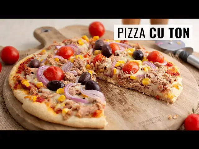 Video thumbnail for 🍕 Mai bună decât la pizzerie! Rețeta de pizza cu ton și măsline.