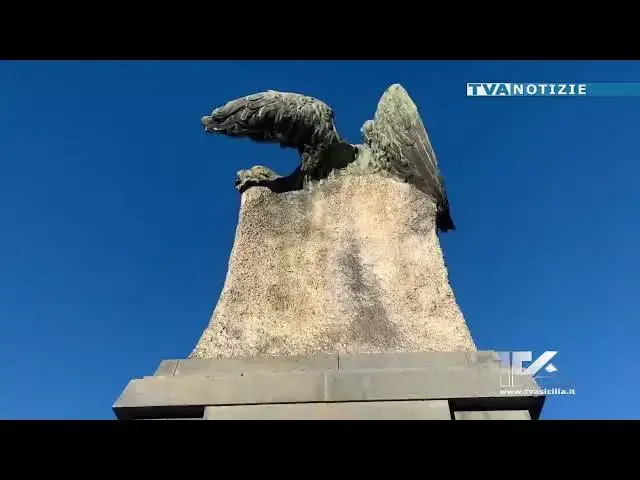 'Video thumbnail for Rubata la lastra con i nomi dei soldati deceduti in guerra collocata sul monumento ai Caduti.'