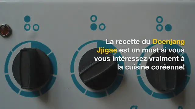 Video thumbnail for Doenjang Jjigae / Soupe à la pâte de soja fermenté / 된장찌개