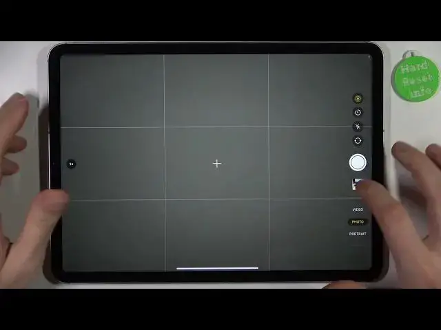Video thumbnail for How to Shoot Live Photos on the iPad Pro 4th Gen (2022)