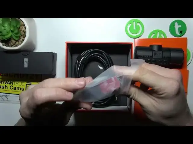 Video thumbnail for Vantrue N4 Unboxing - All Box Accessories