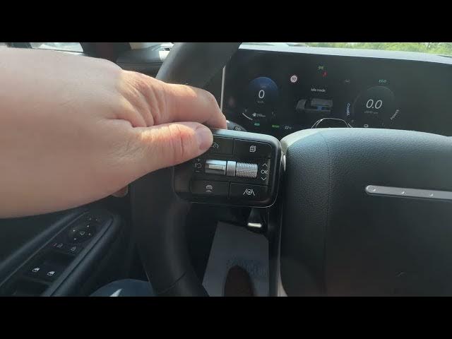Video thumbnail for HYUNDAI Santa Fe V – How to Use Adaptive Cruise Control