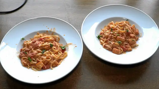 'Video thumbnail for Tagliatelle al Salmone'