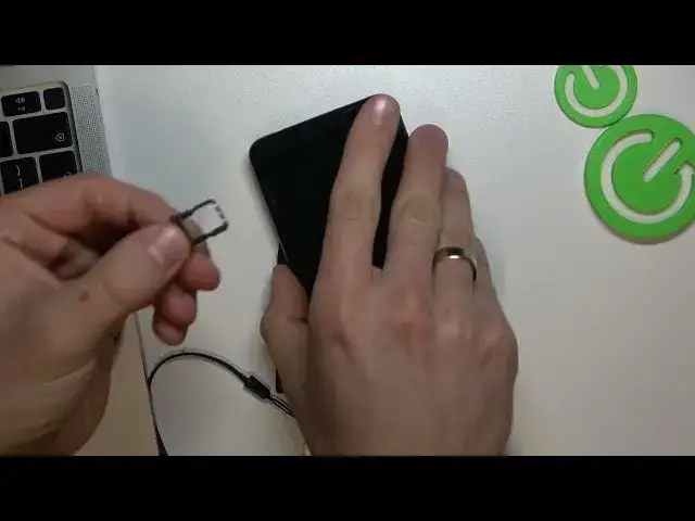 'Video thumbnail for How to Insert a SIM & SD Cards into a VIVO V17 Pro'