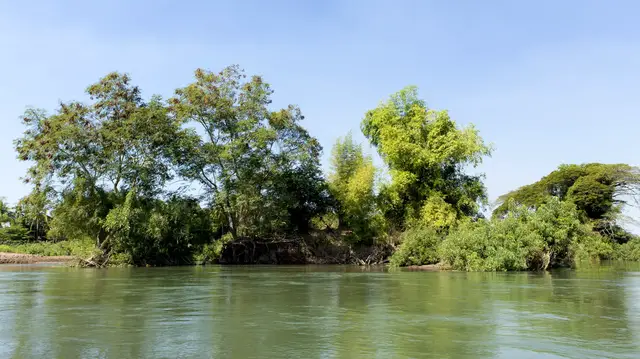 Video thumbnail for Fahrt zur Mekong-Insel Don Khon in Laos