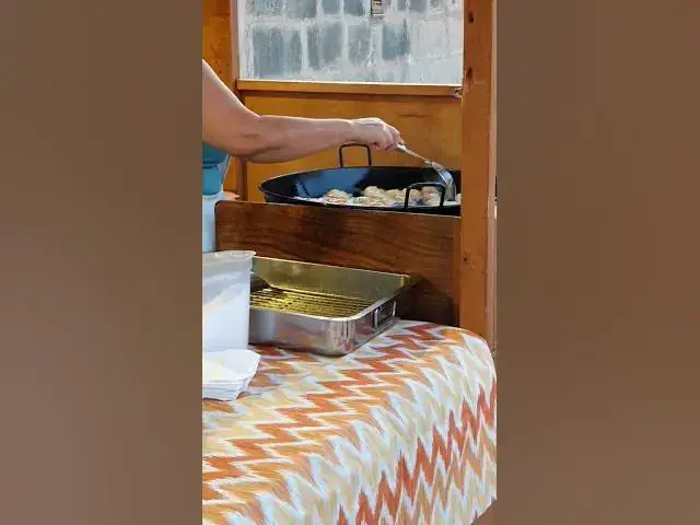 'Video thumbnail for Bunyols: Leckere Schmalzkringel auf Mallorca im Oktober'