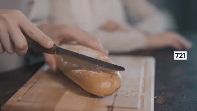 Video thumbnail for Amish Cinnamon Bread: A Delightful Recipe