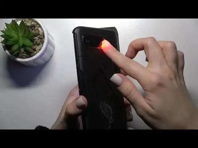 Video thumbnail for How to Turn On the Flashlight on ASUS ROG Phone 5s