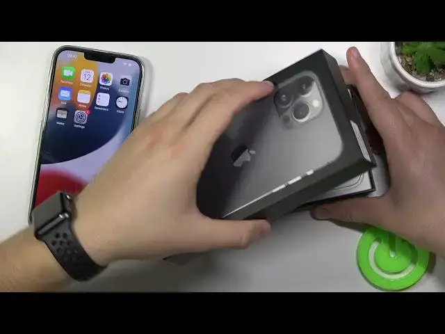 Video thumbnail for Does iPhone 13 Pro Max Come With a Silicone Case in Box?