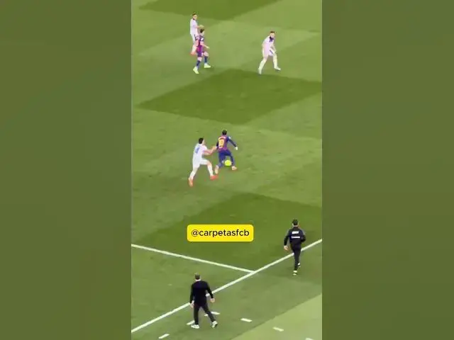 Video thumbnail for El accidental choque de dos jugadores del Alavés tras el regate de Lamine 🫢⚽️💥