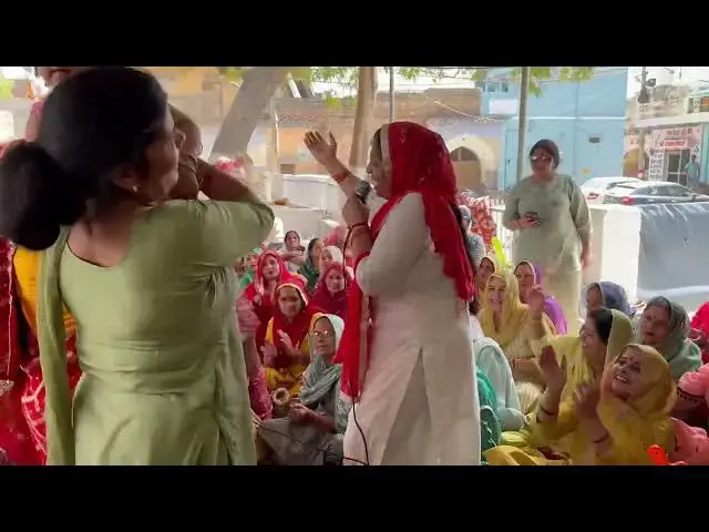 Video thumbnail for नवरात्रे का बहुत अच्छा भजन और डांस #dance #dancesong #haryanvibajan