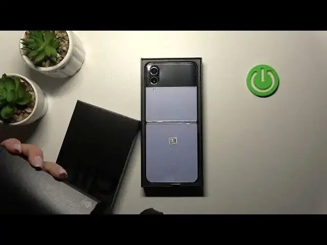 'Video thumbnail for Samsung Galaxy Z Flip4 - Does it Come with Charger'
