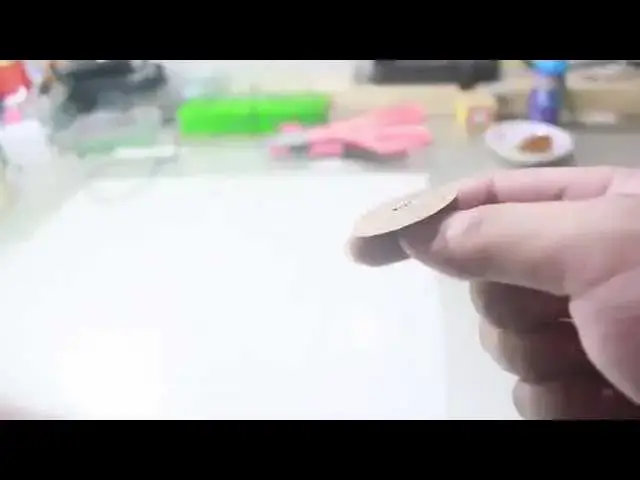 Video thumbnail for Đồ chơi trẻ em : cách làm con quay xỏ dây (xèng)