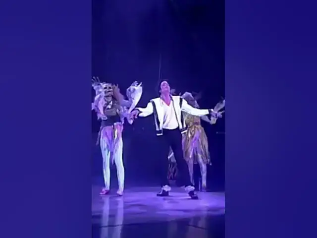 Video thumbnail for Michael Jackson Live Thriller 1997 Munich