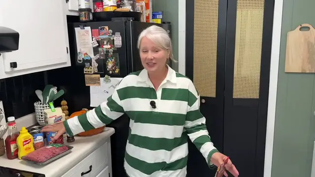 Video thumbnail for Momma ATTEMPTS to make homemade chili 😅 (why was it so good though  )(720P HD)