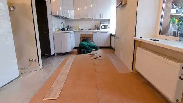 Video thumbnail for Bamboo vs. Hardwood Flooring