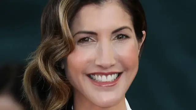 Video thumbnail for The Transformation Of Adam Sandler's Wife Is Turning Heads