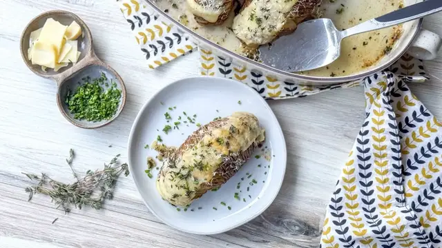 'Video thumbnail for Extra Cheesy Hasselback Potatoes Recipe'