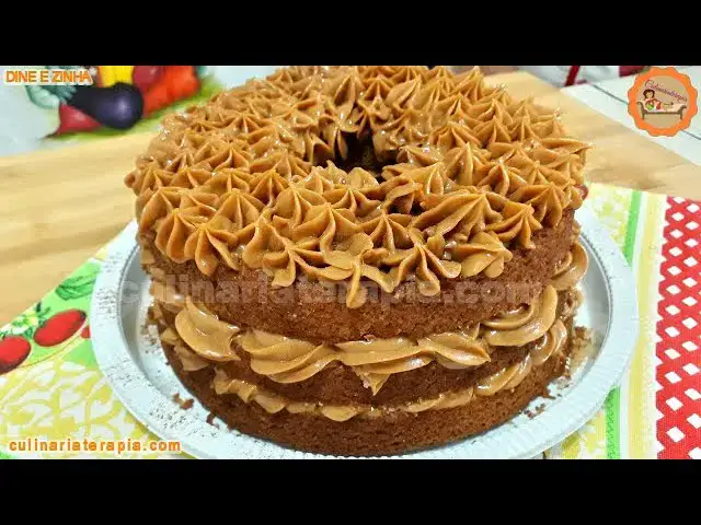 Video thumbnail for Bolo de Churros Super Fácil com Massa Caseira Super Fofinha de Bolo de Canela