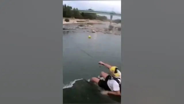 Video thumbnail for How to (not) use a glide bait #fishingfails #fishingfails #bassfishing