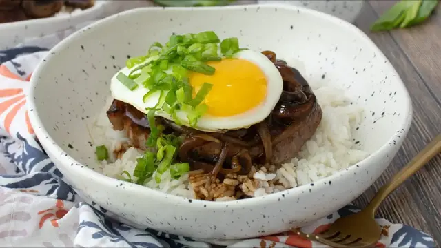 Video thumbnail for Loco Moco-Style Round Steak Recipe