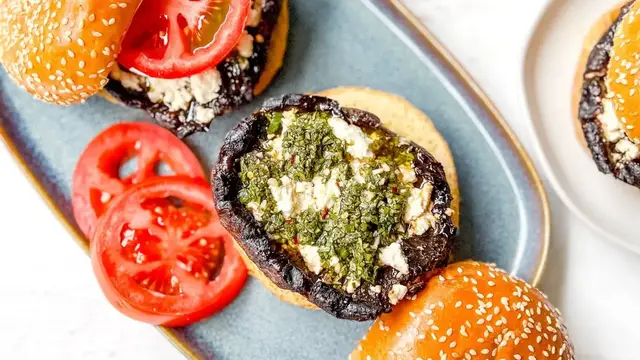 Video thumbnail for Balsamic Portobello Burger Recipe