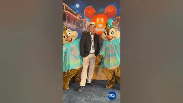 Video thumbnail for Comparing hats with a ghostly Dale at #Disneyland during #HalloweenTime!