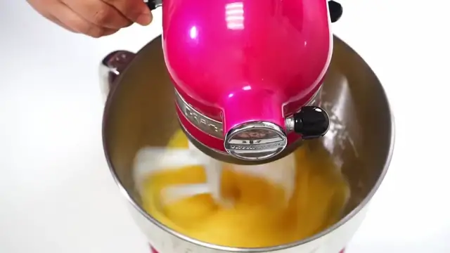 Video thumbnail for Super Moist Banana Cream Cheese Cake(720P 60FPS)