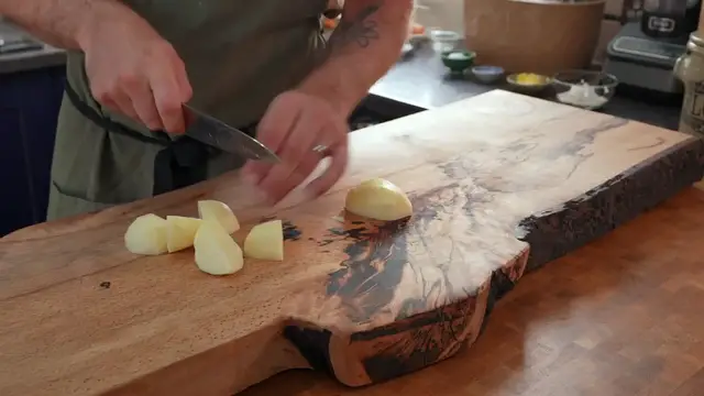 Video thumbnail for How to Make Potato Cakes for The Ultimate Breakfast Stack(720P HD)