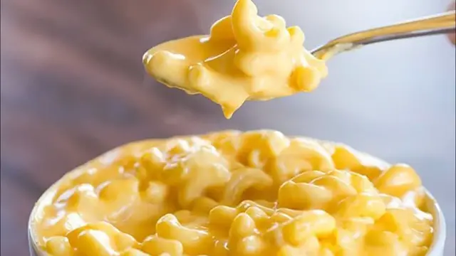 'Video thumbnail for Tricks To Making The Creamiest Mac And Cheese Ever'