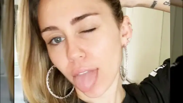 Video thumbnail for Celebs Who Got Mighty Chummy With A Fan