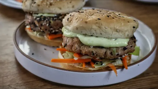 'Video thumbnail for Sesame-Seared Ahi Tuna Burger Recipe'