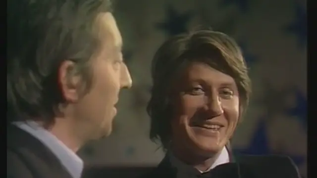 Video thumbnail for Serge Gainsbourg, Jacques Dutronc et Jane Birkin - Les roses fanées - 1975