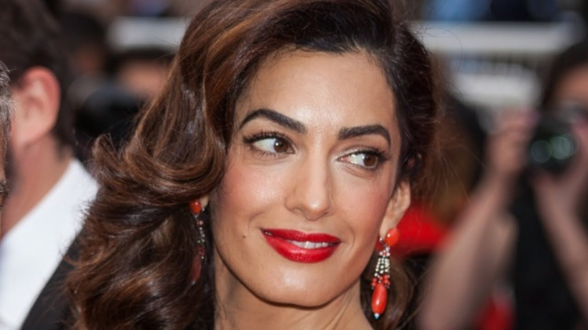 Video thumbnail for Amal Clooney & Her Stunning Transformation